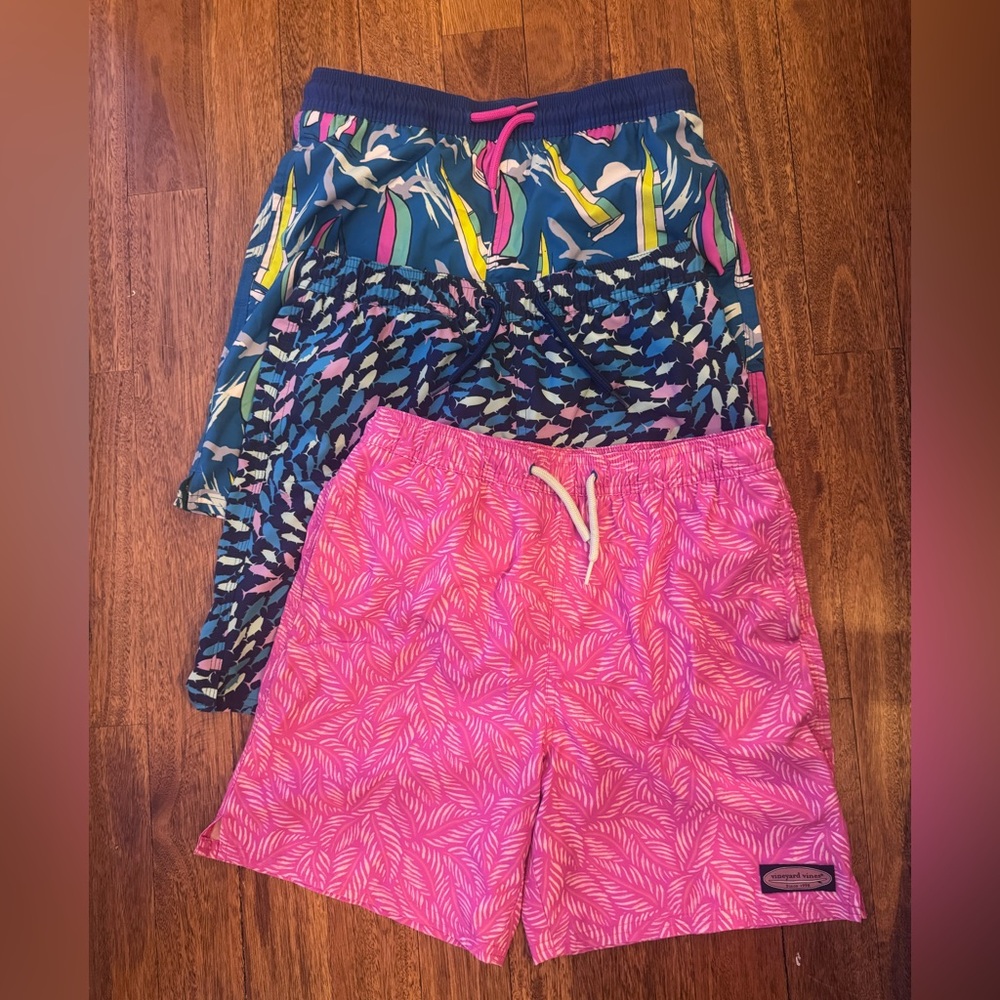 Boys Vineyard Vines Swim Trunks - lot of 3. Size L
